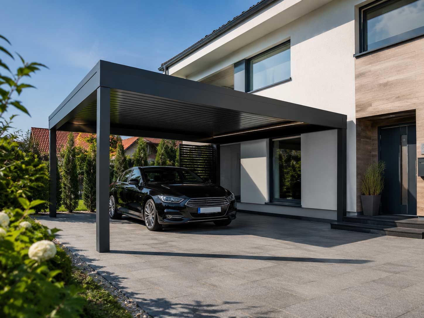 Moderner Aluminium-Carport in Ungarn mit wetterfestem Überdachungssystem und Auto